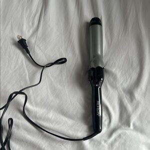 Revlon Silver and Black Curling Iron- never used